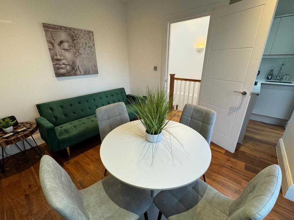 2 Bed 2 Bath Balcony View Wimbledon Tennis Villa London Exteriör bild