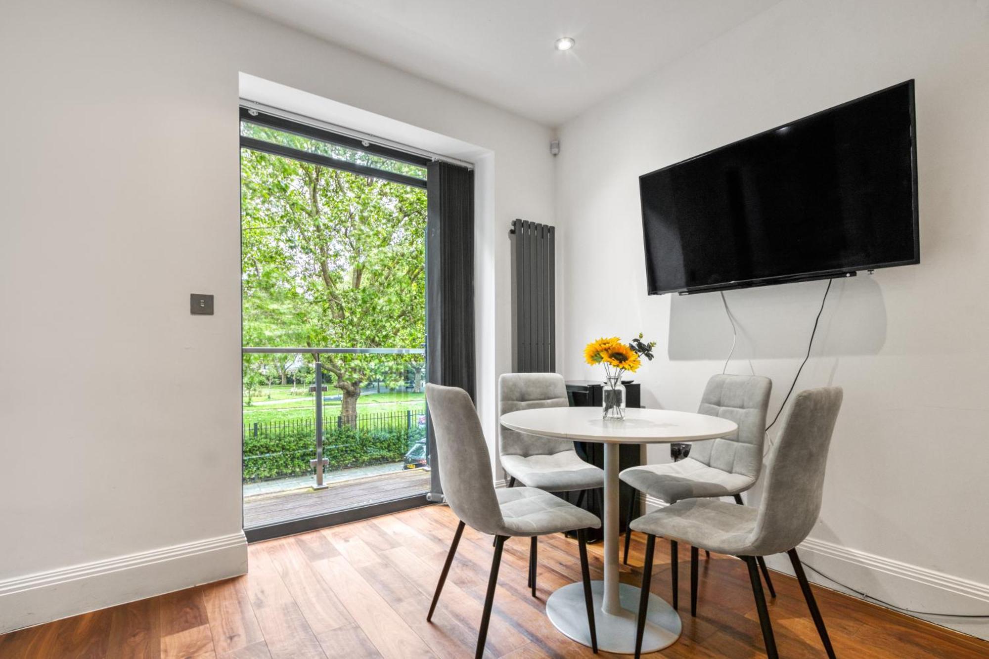 2 Bed 2 Bath Balcony View Wimbledon Tennis Villa London Exteriör bild